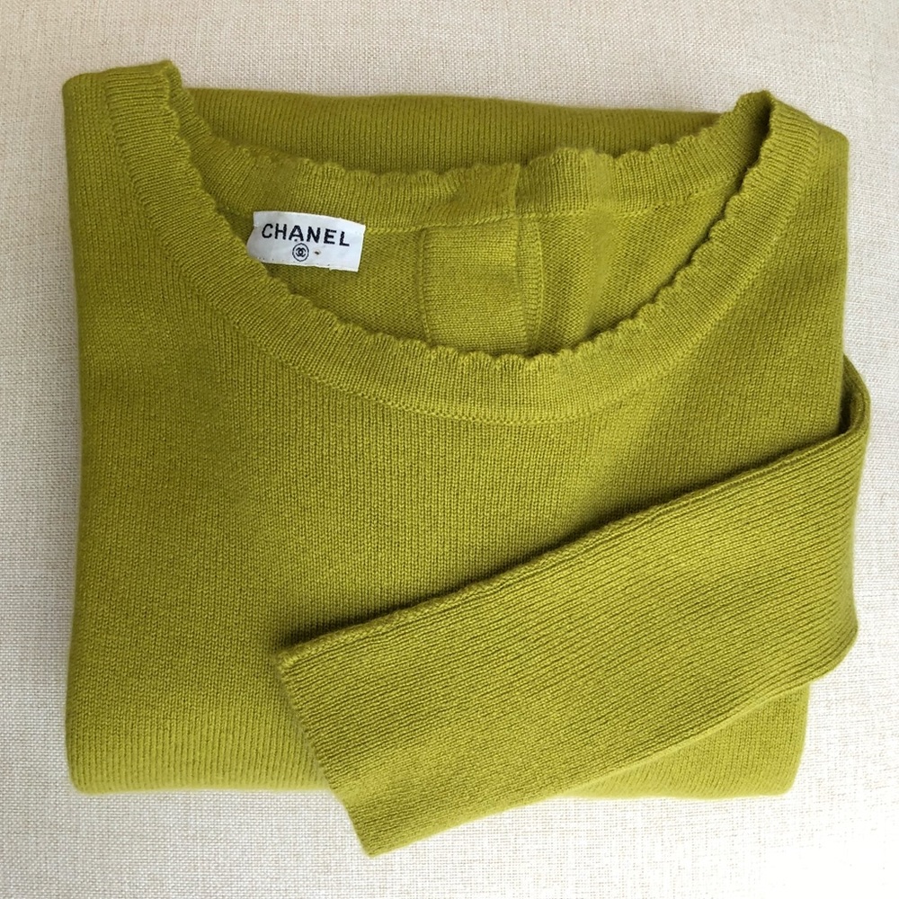 Authentic Chanel chartreuse green cashmere sweater